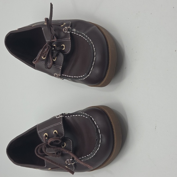 Elegant Brown Boat Shoes - Picture 16 of 16